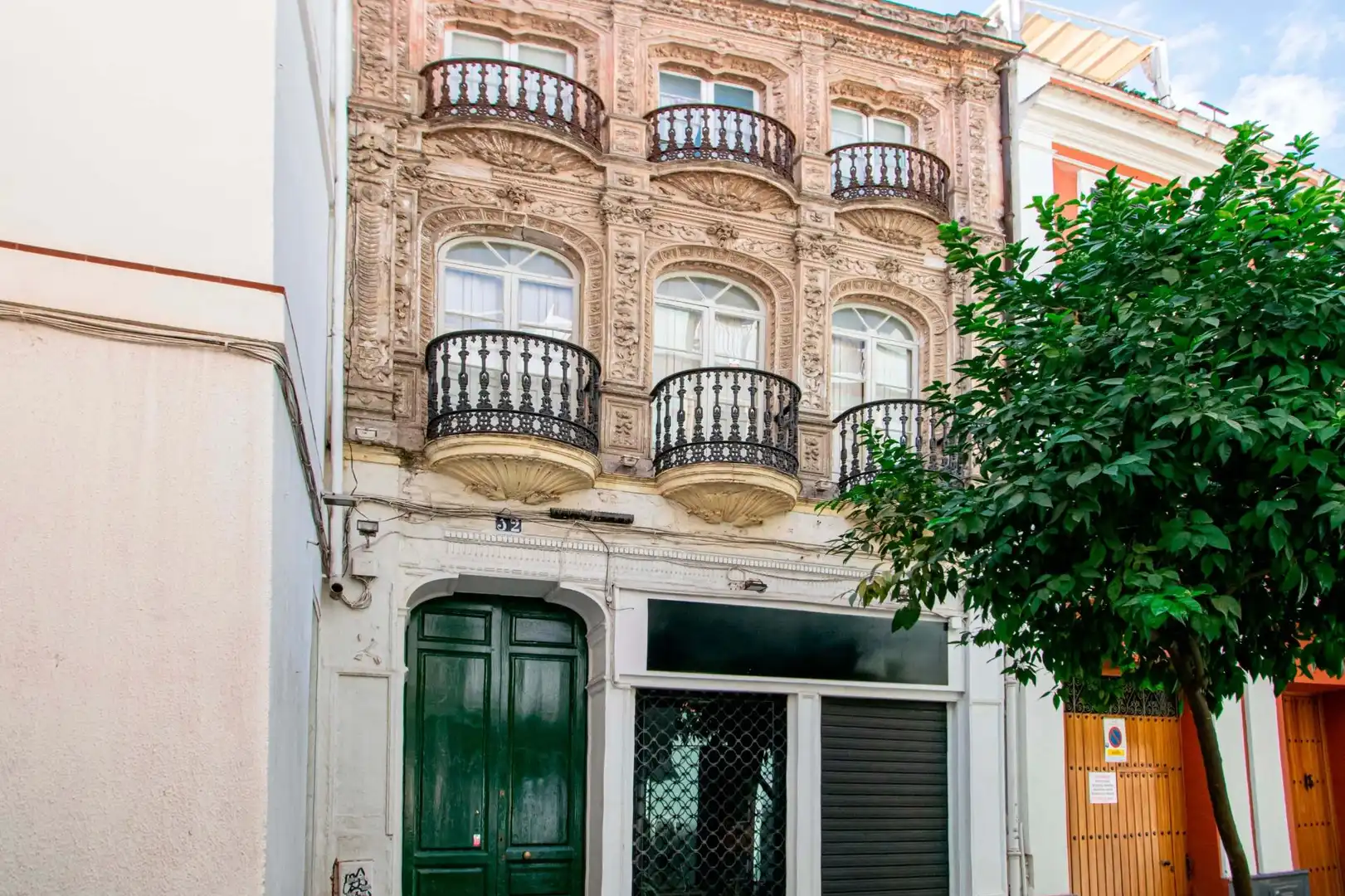 Außenansicht von Wohnung zum Verkauf in Sevilla mit Klimaanlage