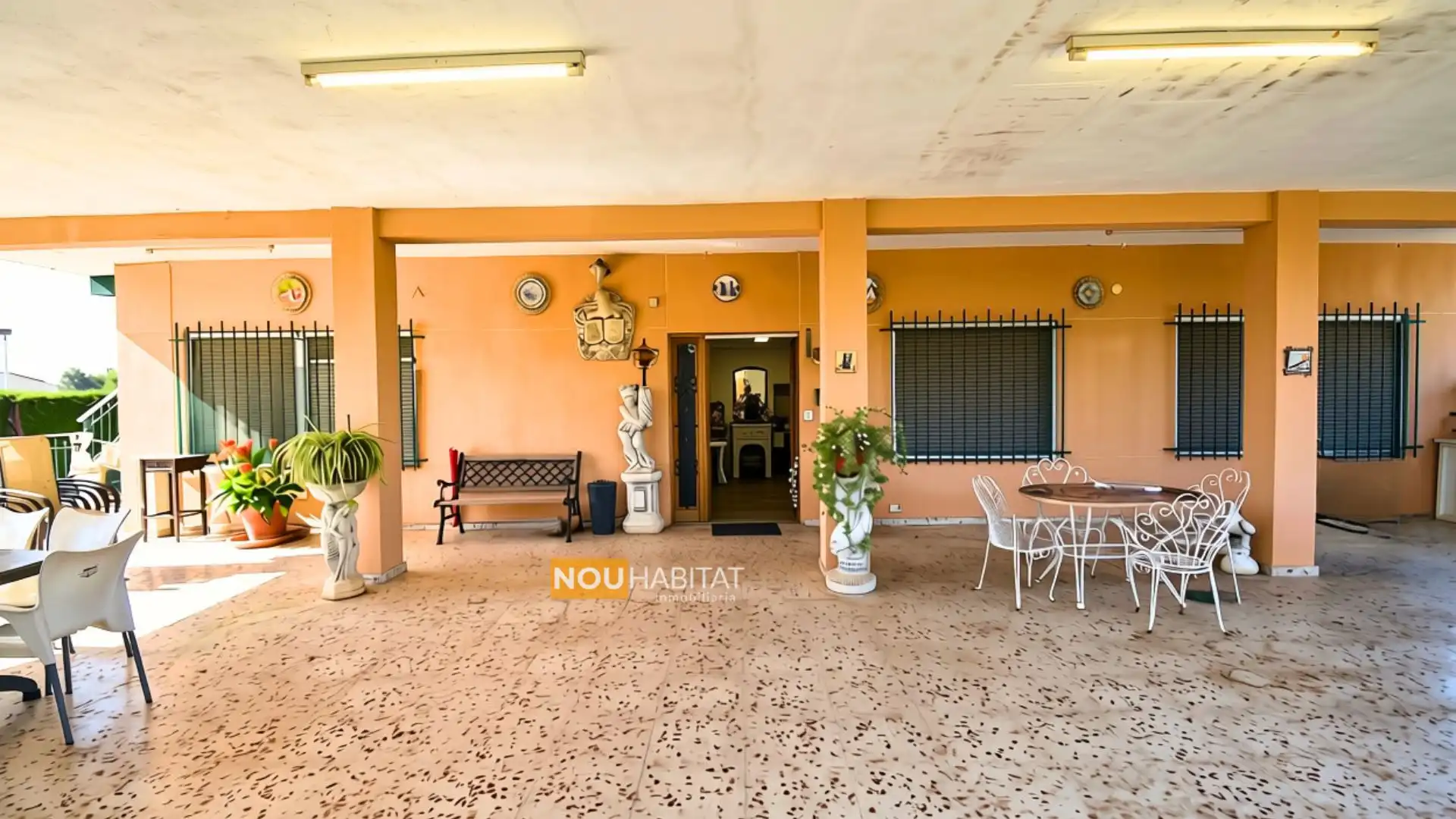 Detached house with terrace for sale in Montserrat, imagen 6