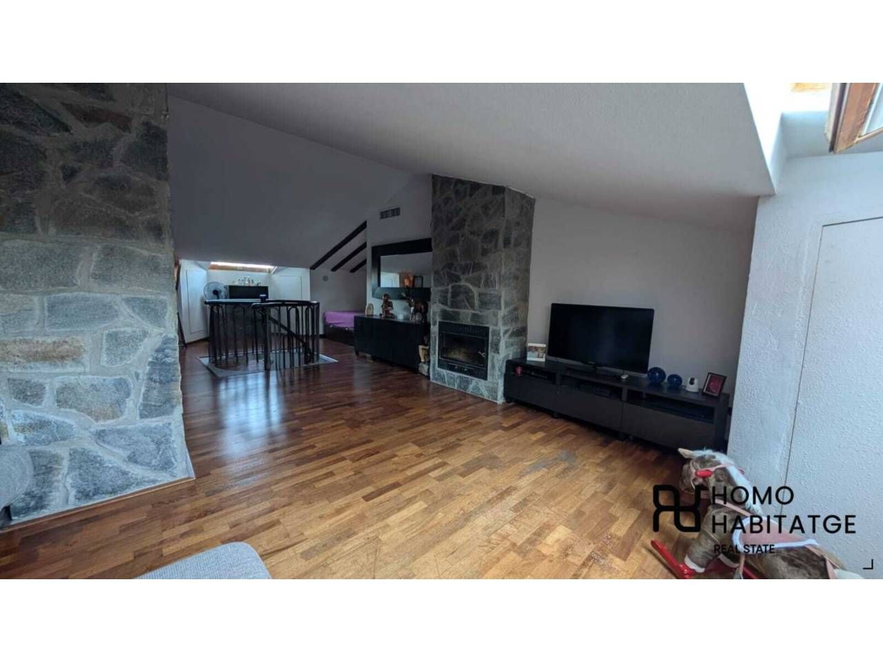 Living room of Duplex for sale in Terrassa  with Air Conditioner, Heating and Parquet flooring