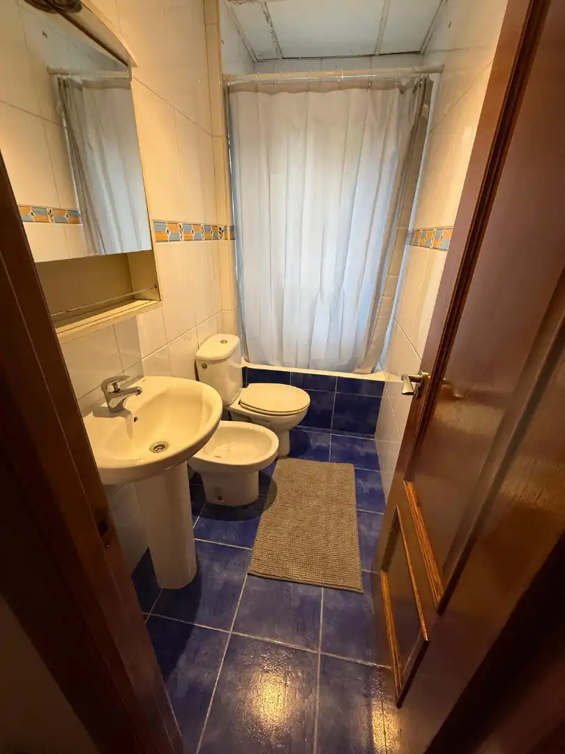 Bathroom of Flat for rent in Colunga  with Heating, Furnished and Oven