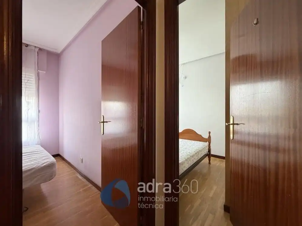 Dormitori de Apartament en venda en  Logroño amb Calefacció, Terrassa i Traster