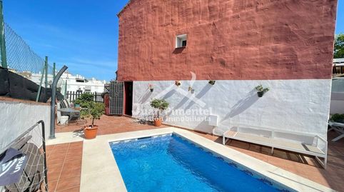 Foto 2 von Einfamilien-Reihenhaus zum Verkauf in Calle Juan Rulfo, 1, Zona Calvario, Estepona