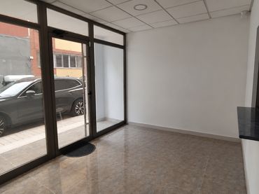 Local comercial en alquiler en Plaza Xúquer