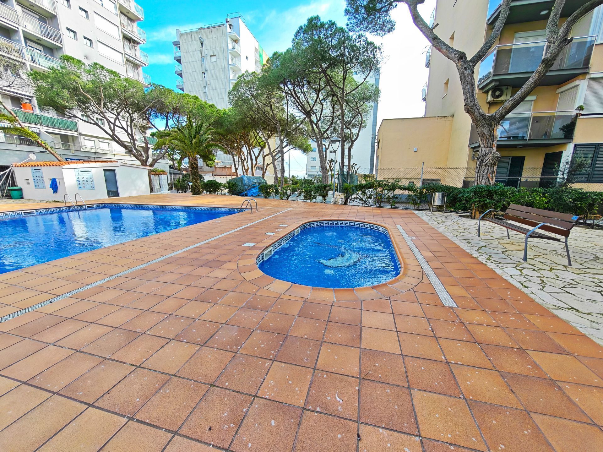 Piscina de Piso en venta en Blanes con Terraza y Piscina comunitaria