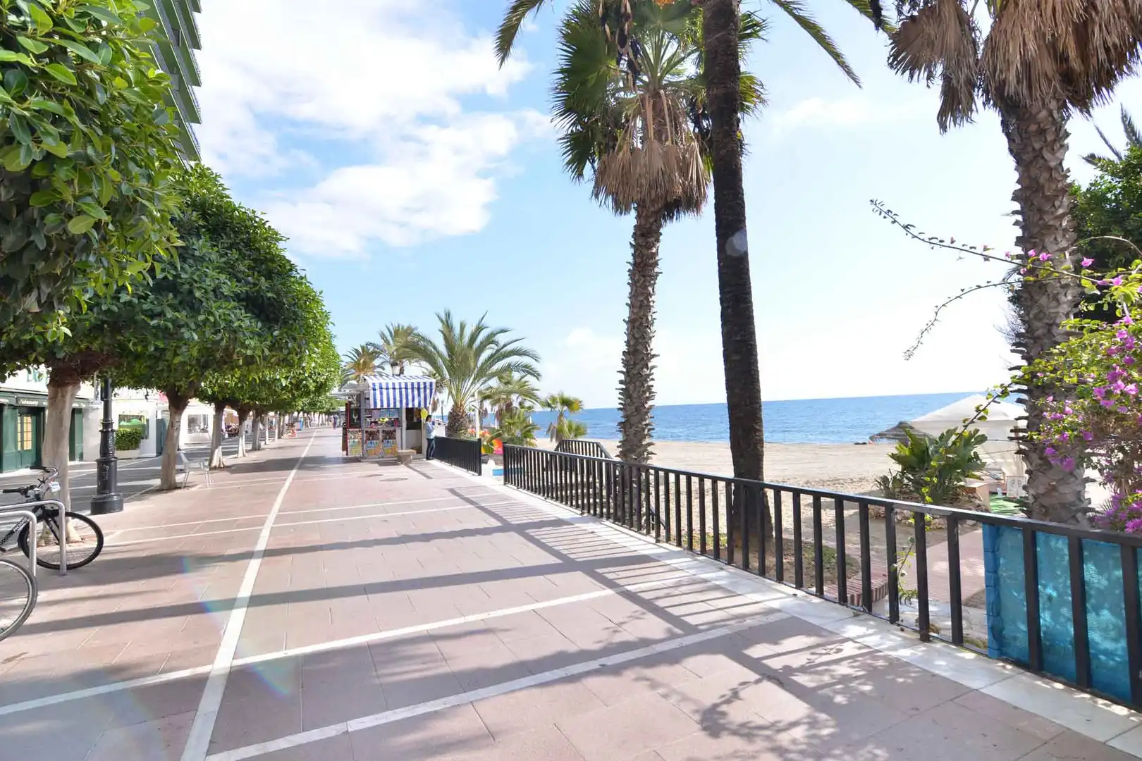 Vista exterior de Àtic en venda en Marbella amb Aire condicionat, Terrassa i Traster