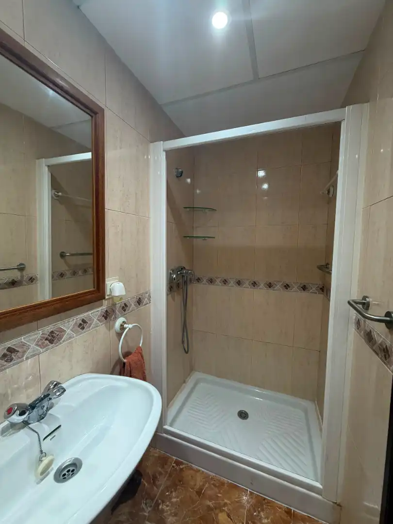 Baño de Piso de alquiler en Córdoba con Aire acondicionado, Calefacción y Amueblado