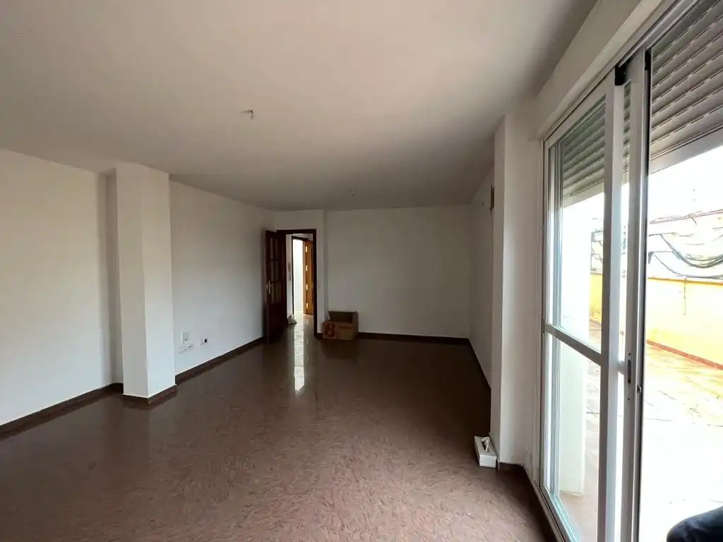 Sala d'estar de Pis en venda en Andújar amb Terrassa, Traster i Balcó