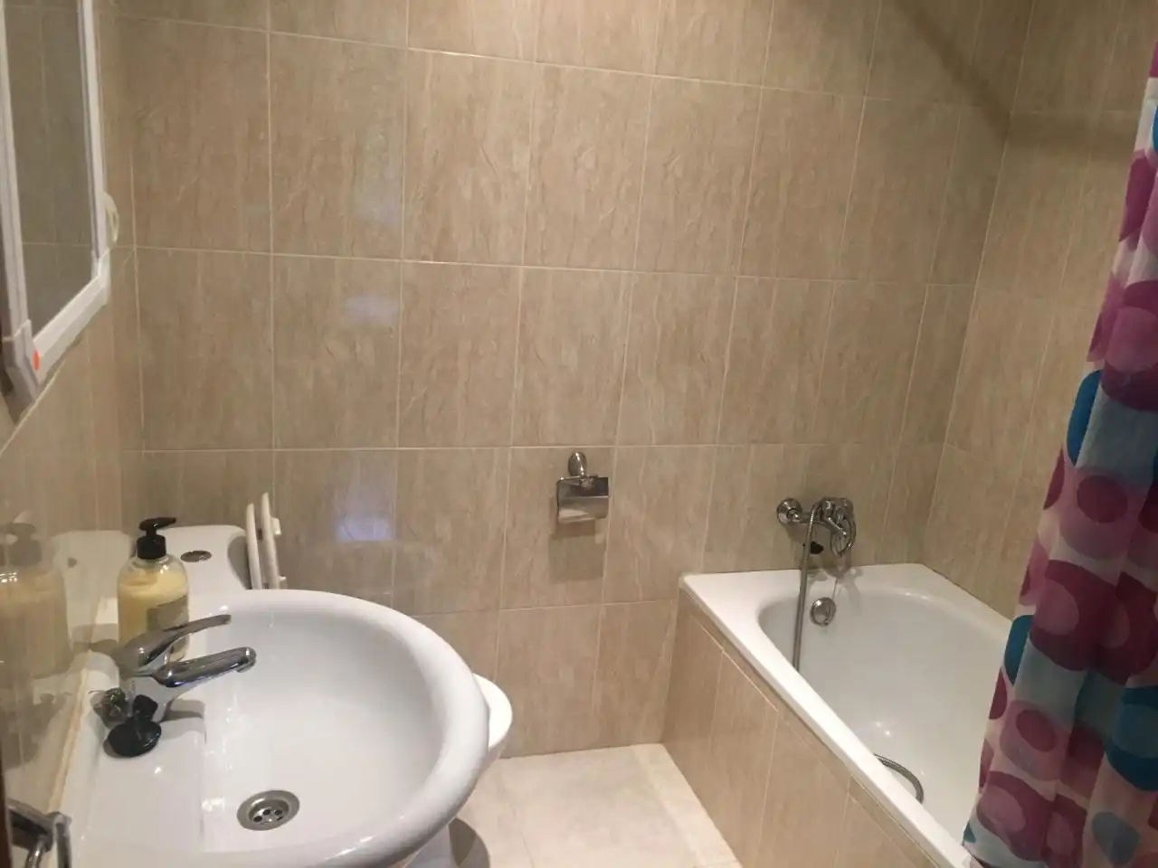 Baño de Piso de alquiler en Ourense Capital  con Calefacción, Parquet y Trastero