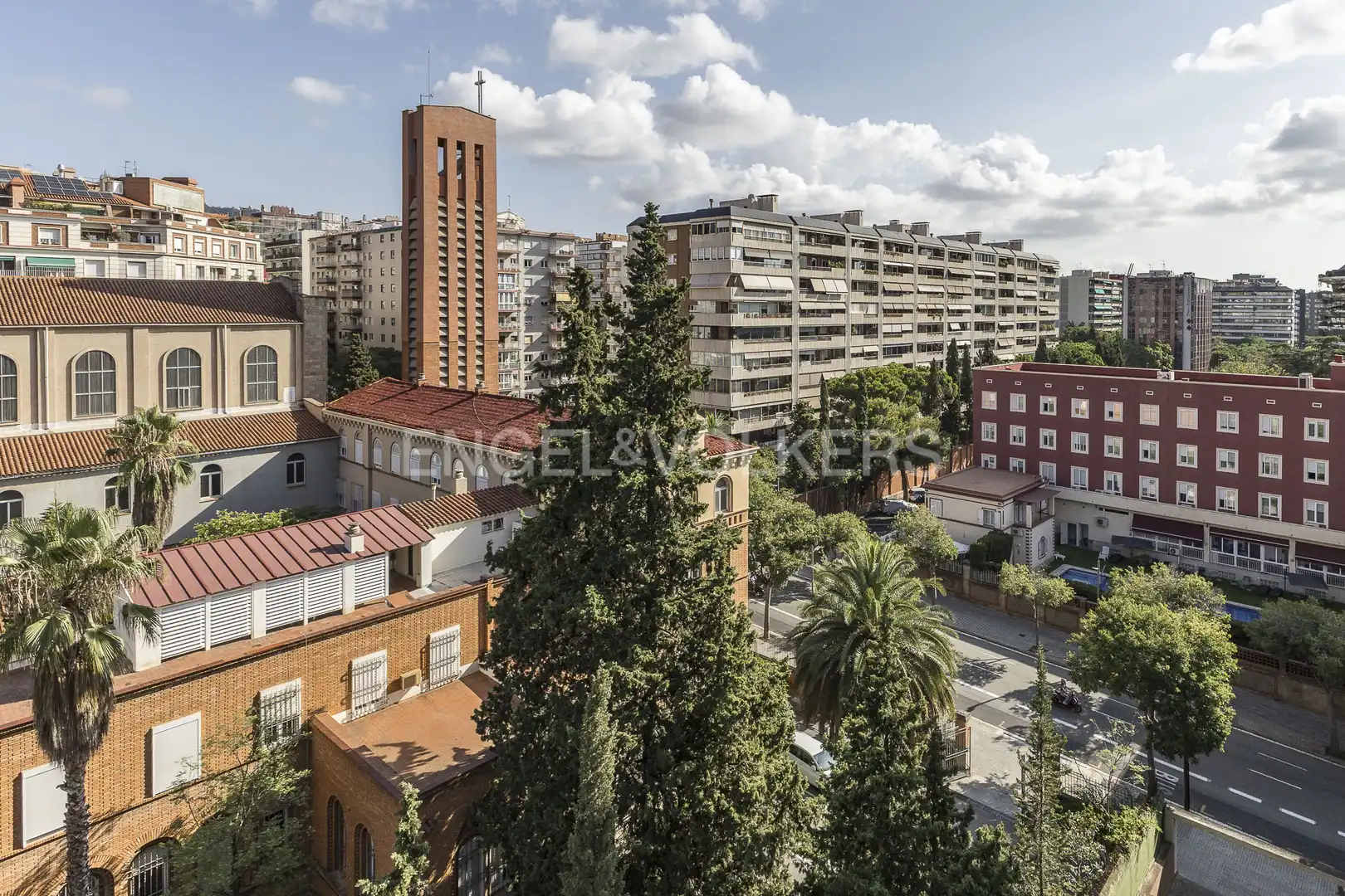 Exterior view of Flat for sale in Barcelona  with Air Conditioner, Heating and Private garden