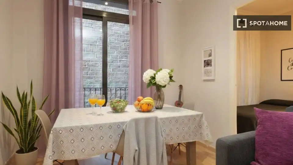 Dining room of Flat for rent in Barcelona  with Air Conditioner, Heating and Furnished