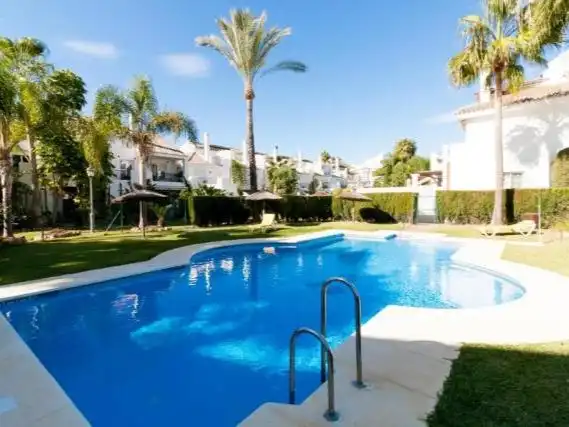 Jardí de Casa o xalet en venda en Marbella amb Aire condicionat, Calefacció i Jardí privat