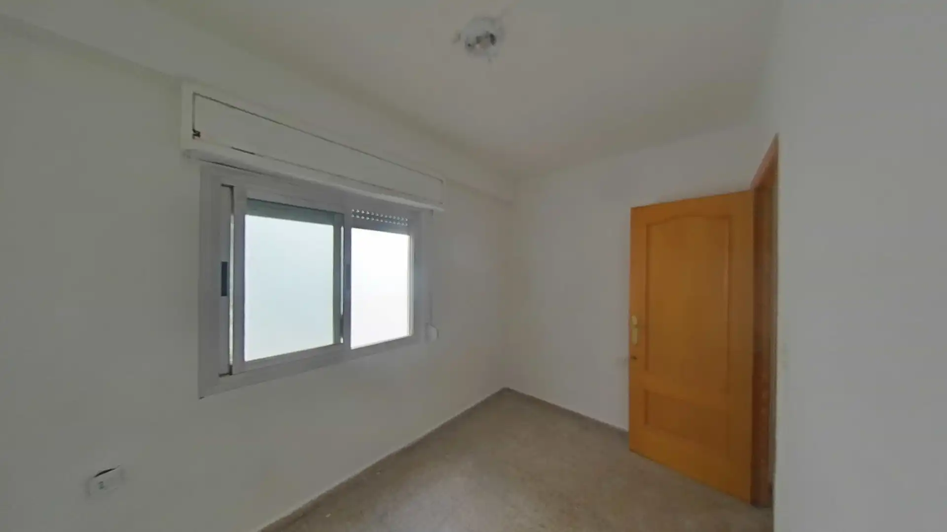 Piso en venta en Yátova con Balcón
