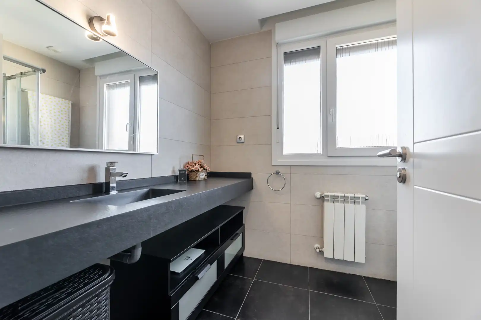 Baño de Casa adosada en venta en Navalcarnero con Calefacción, Jardín privado y Piscina