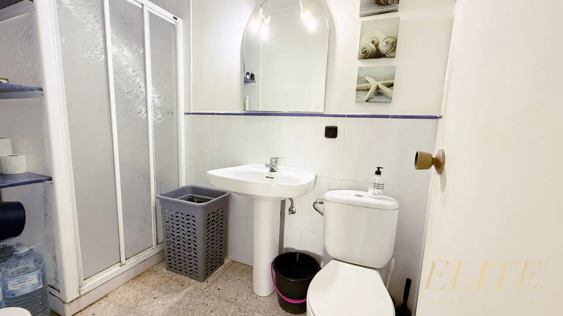 Bathroom of Apartments for sale in Telde