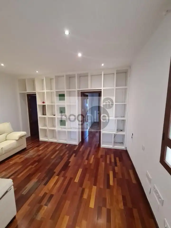 Piso de alquiler en Triana Casco Antiguo
