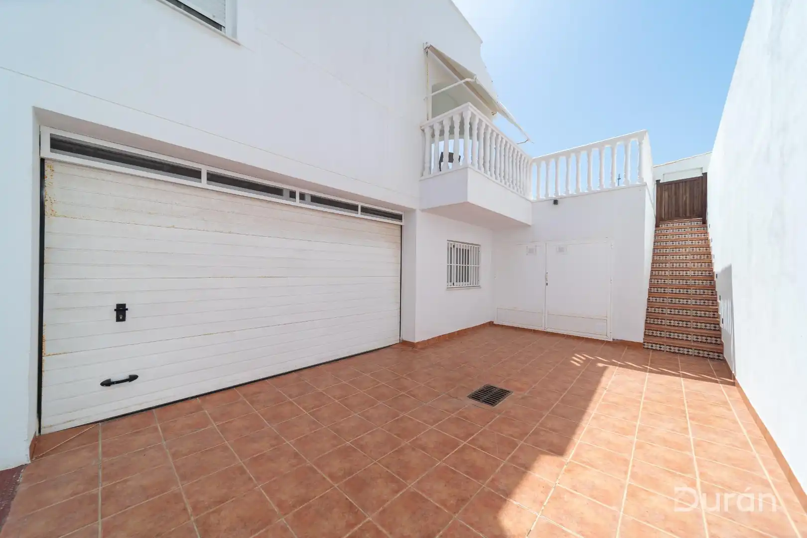 Vista exterior de Casa o chalet en venta en El Ejido con Aire acondicionado, Jardín privado y Terraza