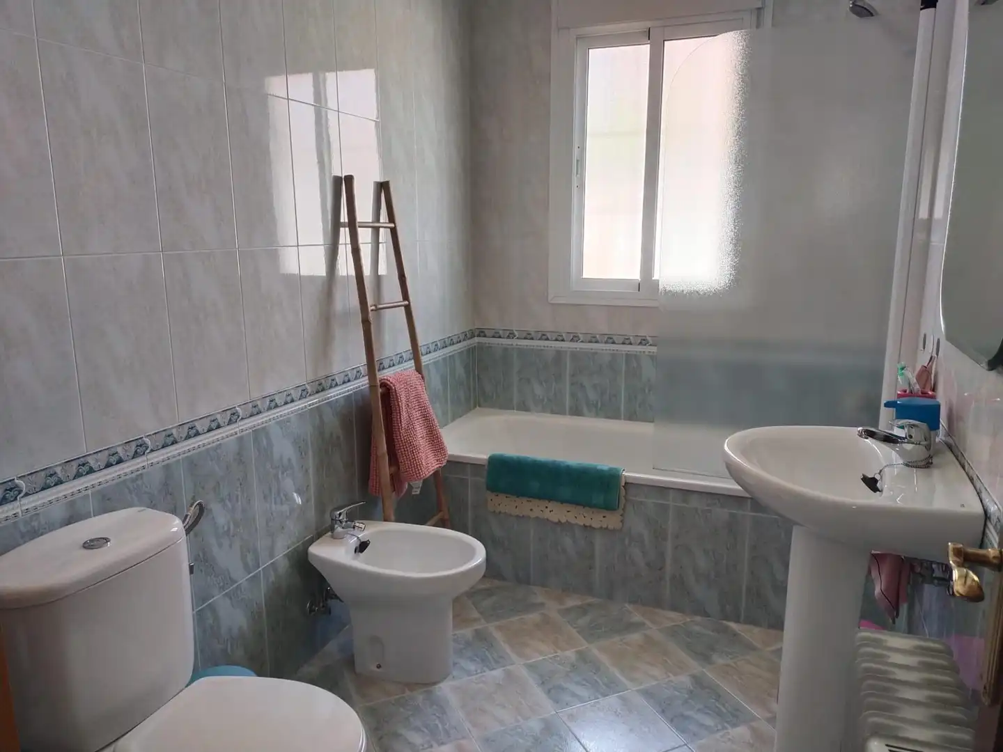 Bany de Casa o xalet en venda en Chiclana de la Frontera amb Aire condicionat, Jardí privat i Piscina