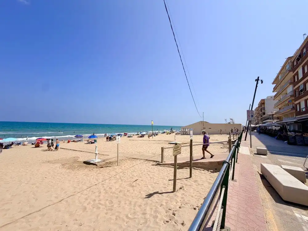 Apartament amb terrassa en venda a Guardamar Playa, imagen 21