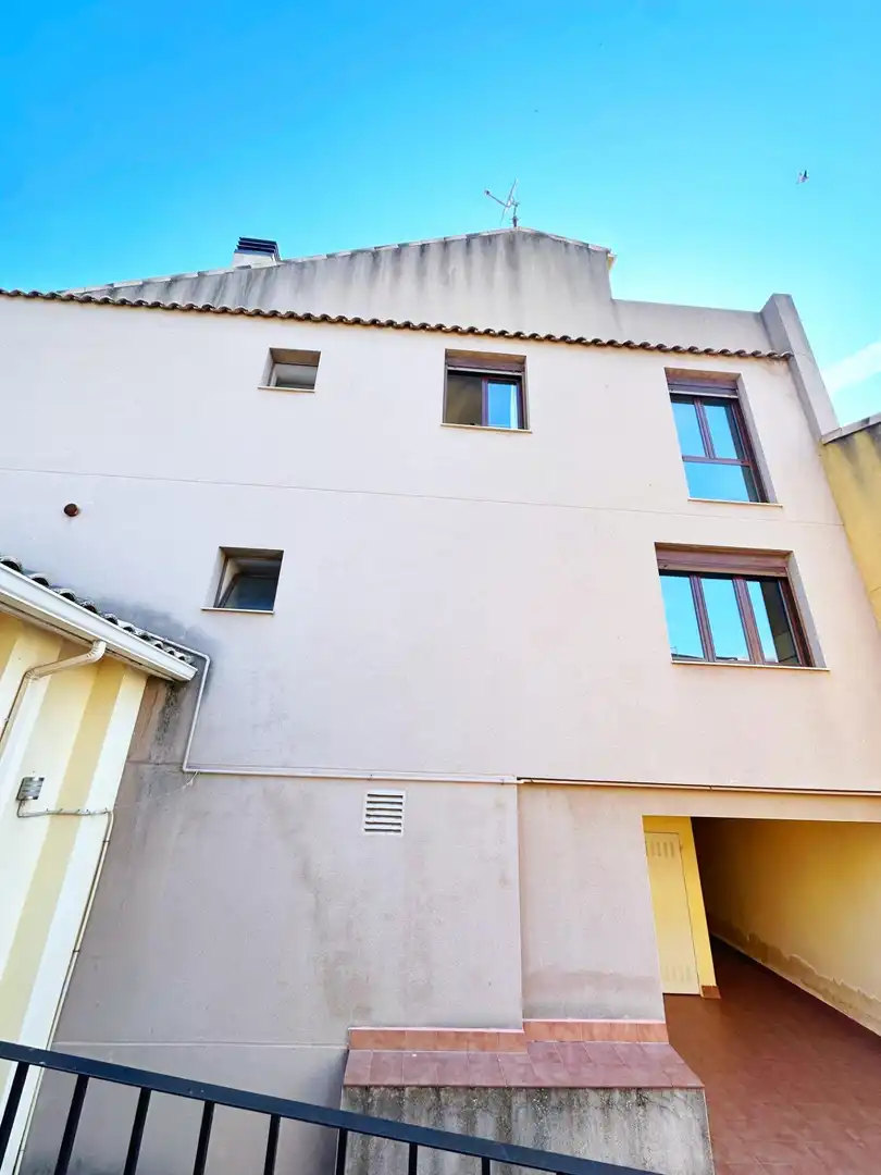 Vista exterior de Casa adosada en venta en Castelló de Rugat con Aire acondicionado, Calefacción y Jardín privado