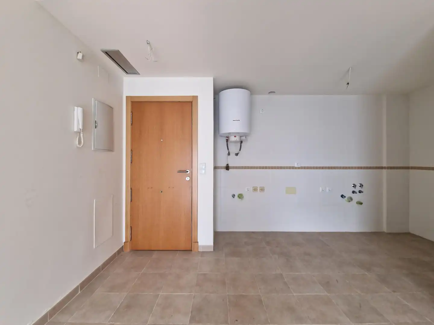Flat for sale in Ubrique  with Air Conditioner and Balcony