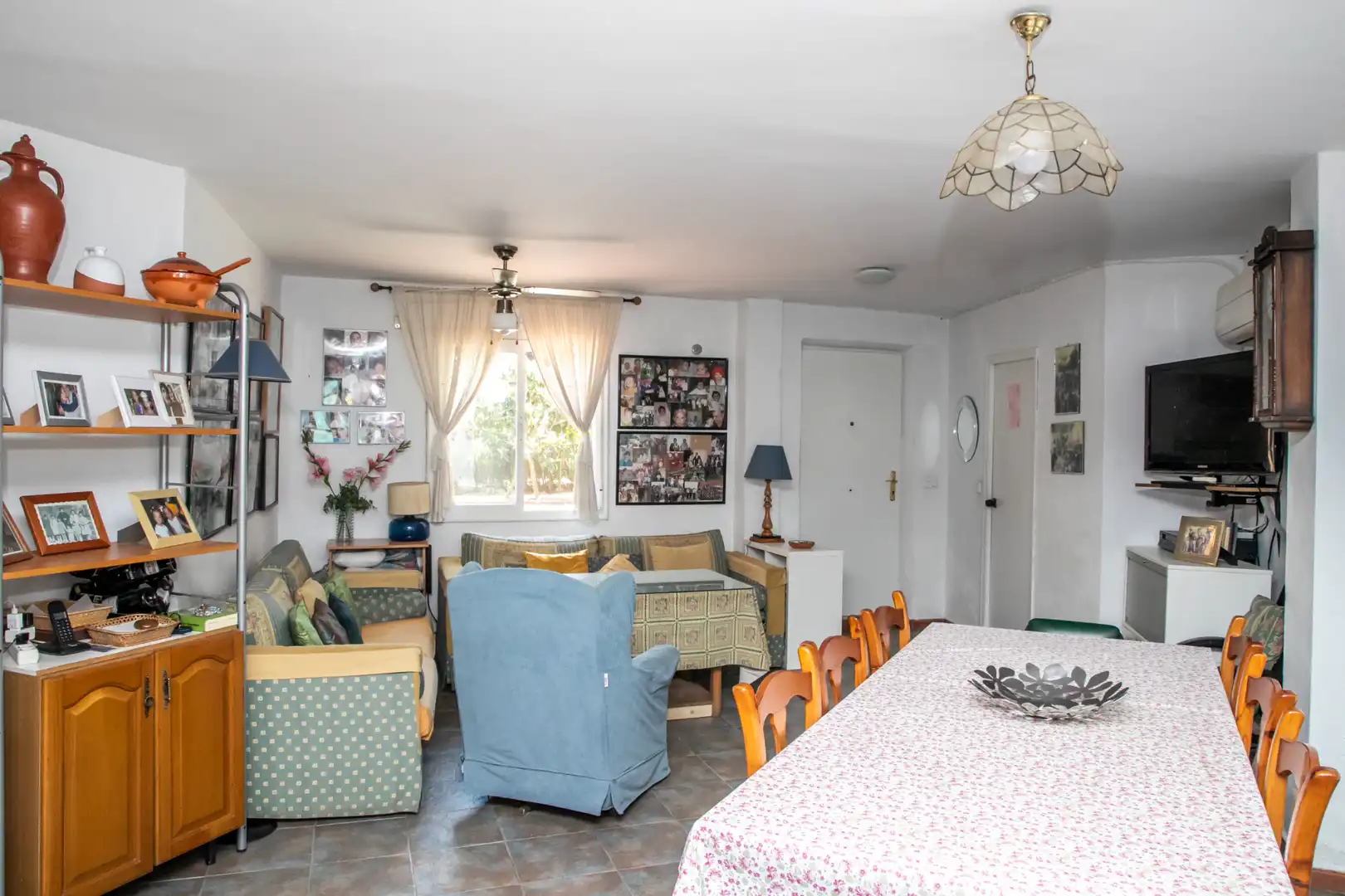 Sala de estar de Casa o chalet en venta en Castilleja de la Cuesta con Aire acondicionado, Calefacción y Jardín privado