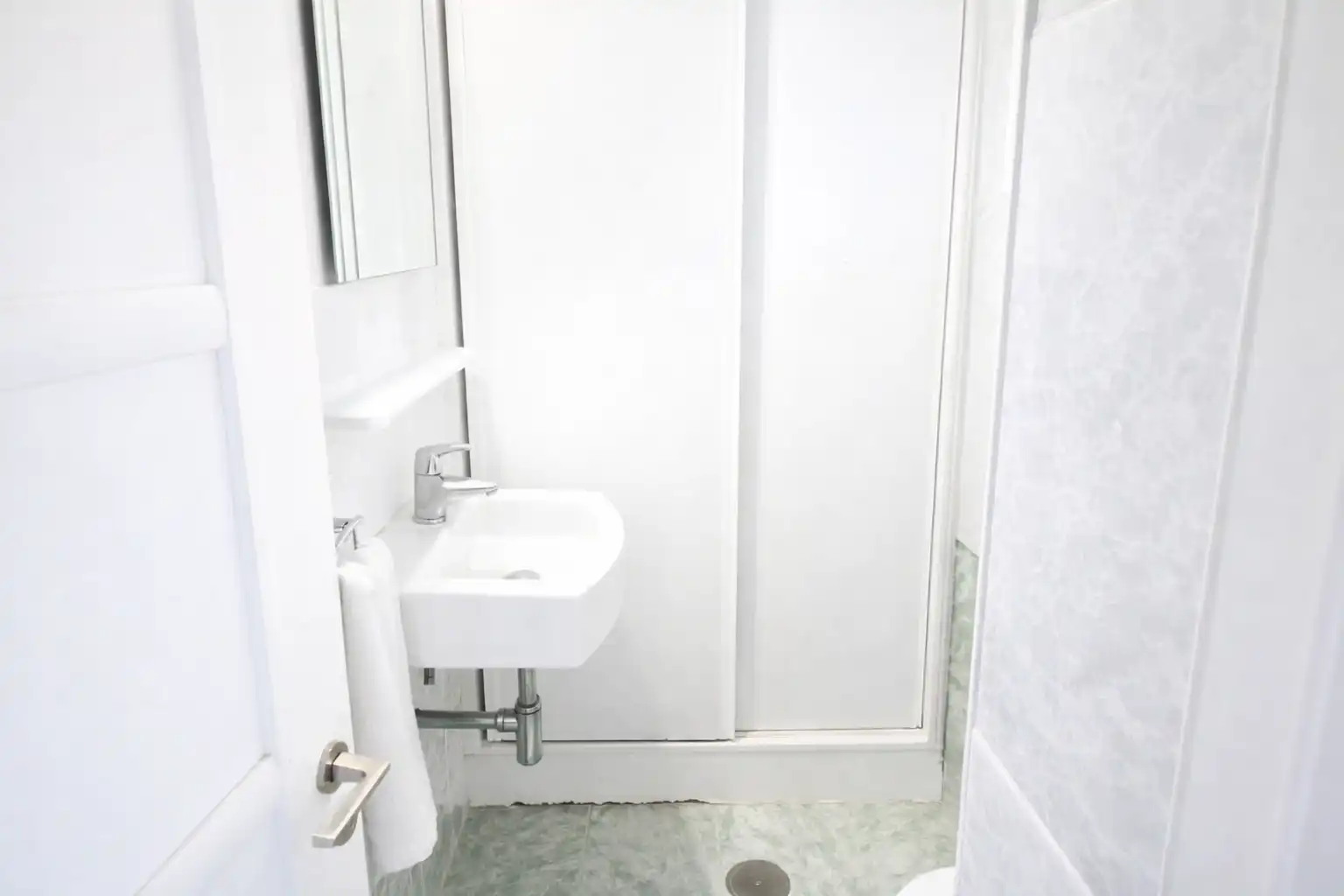 Bathroom of Houses for sale in Fuengirola