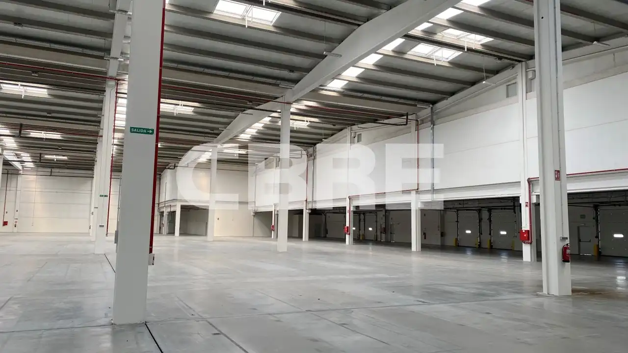 Nave industrial de alquiler en Calle de Siete Picos, 11, Zona Industrial