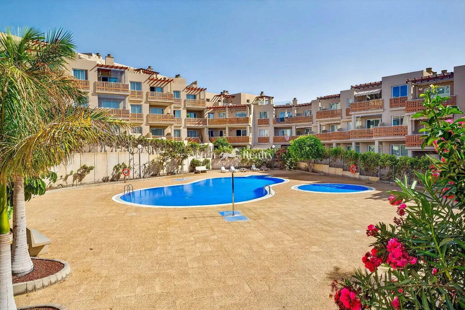 Exterior view of Flat for sale in Granadilla de Abona  with Air Conditioner, Private garden and Terrace