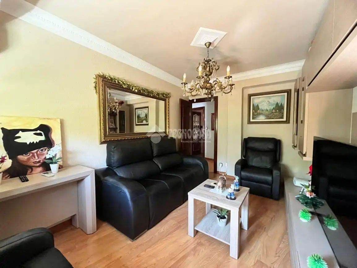 Living room of Flat for sale in Zaragoza  with Storage room