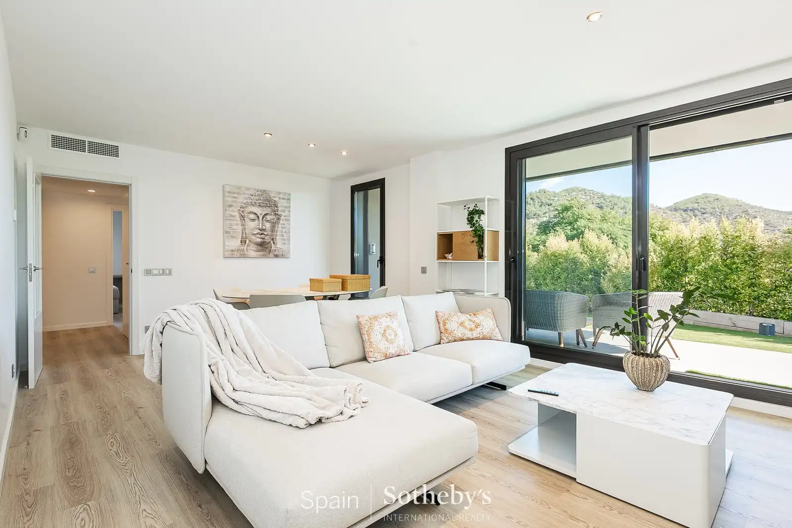Sala d'estar de Apartament en venda en Sitges amb Aire condicionat, Jardí privat i Jacuzzi