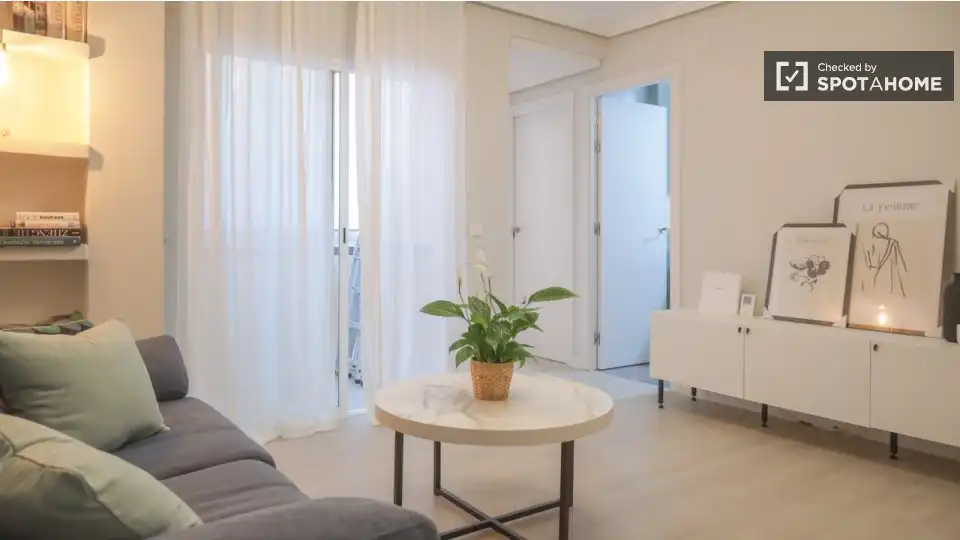 Living room of Flat for rent in Madrid  with Air Conditioner, Heating and Furnished