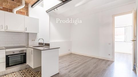 Exclusivo ático reformado en Sant Antoni con terraza
