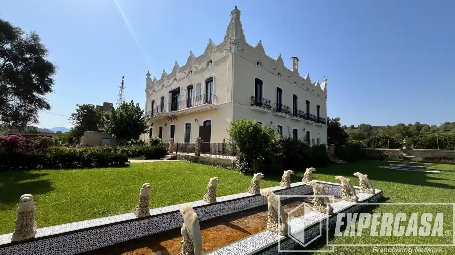 Vista exterior de Finca rústica en venda en L'Eliana amb Aire condicionat, Calefacció i Terrassa