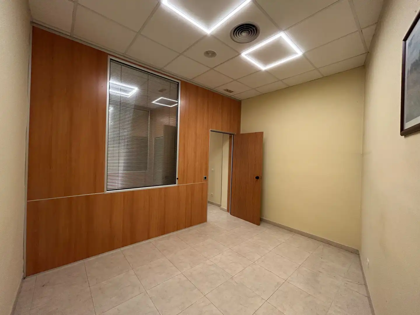 Business premises for sale in Carrer de Pere Badia, imagen 15