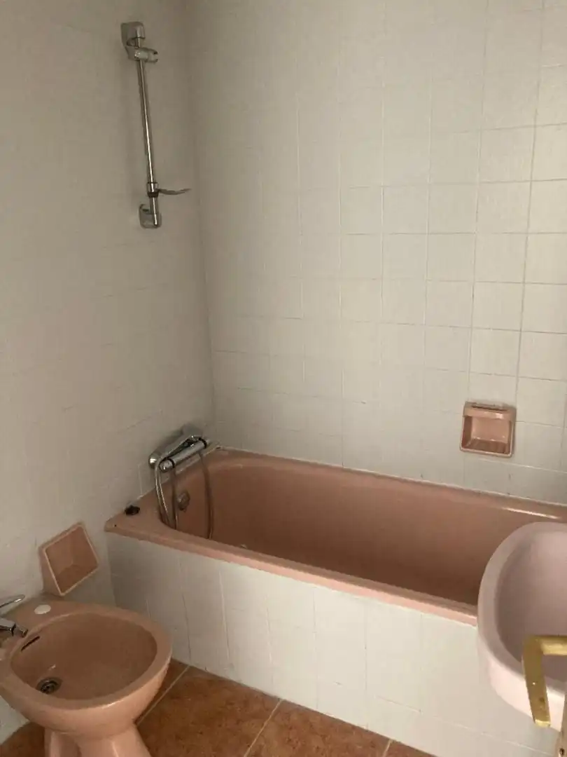 Bany de Pis de lloguer en Madrid amb Calefacció
