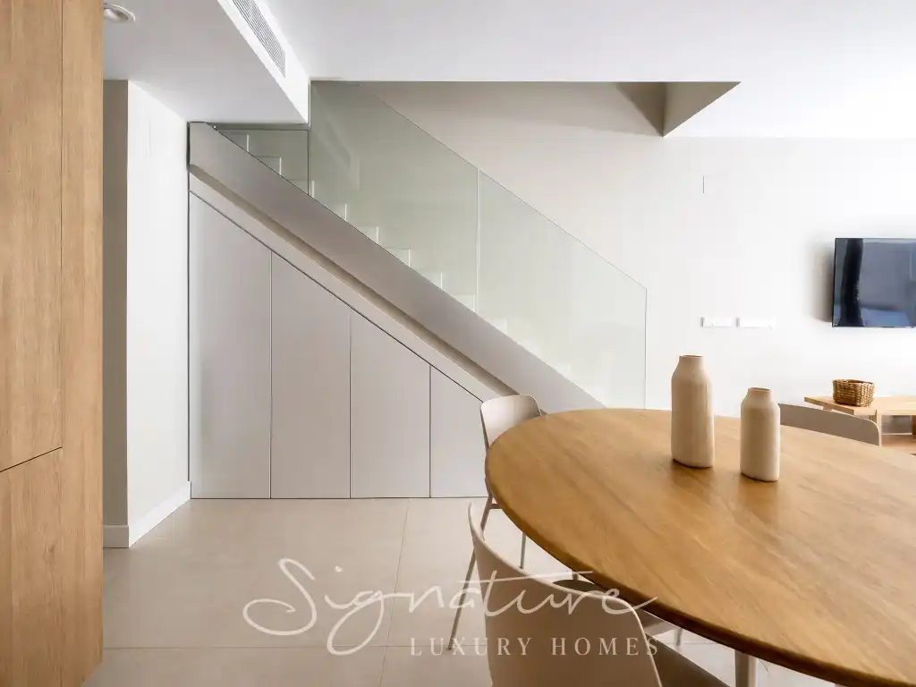 Comedor de Planta baja de alquiler en Barcelona con Aire acondicionado, Piscina y Amueblado