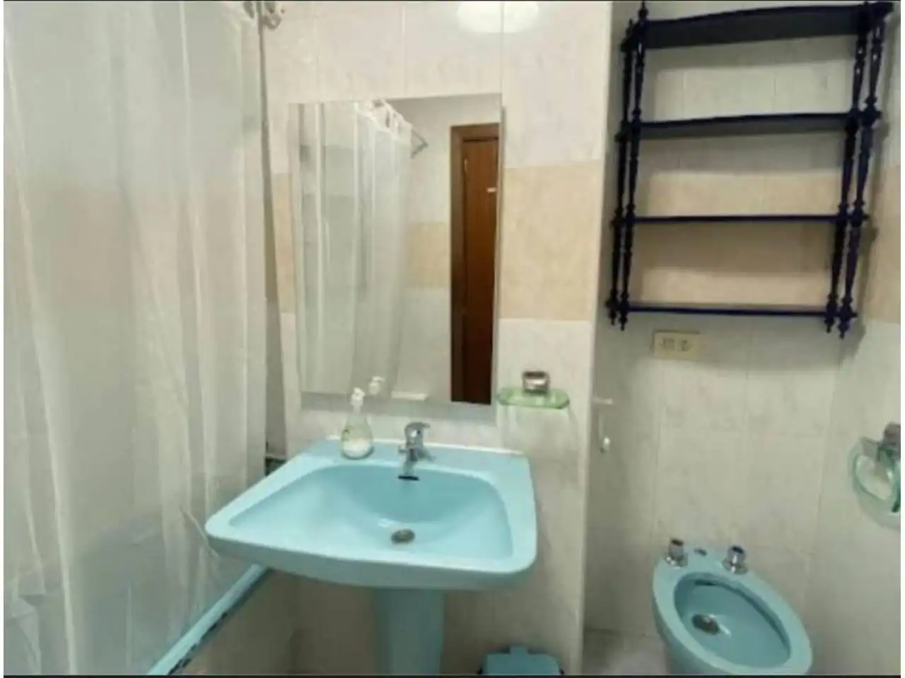 Bathroom of Flat for rent in Burgos  with Heating, Parquet flooring and Terrace
