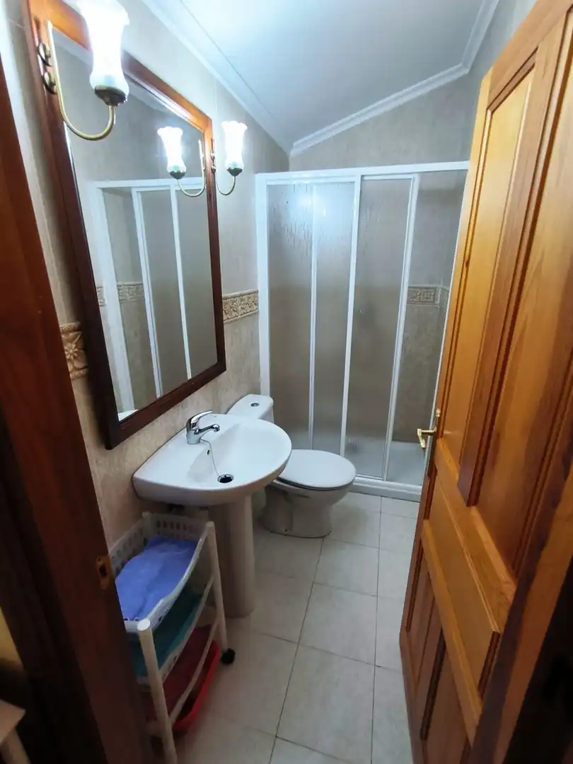 Baño de Finca rústica en venta en Medina de Pomar con Calefacción, Jardín privado y Amueblado