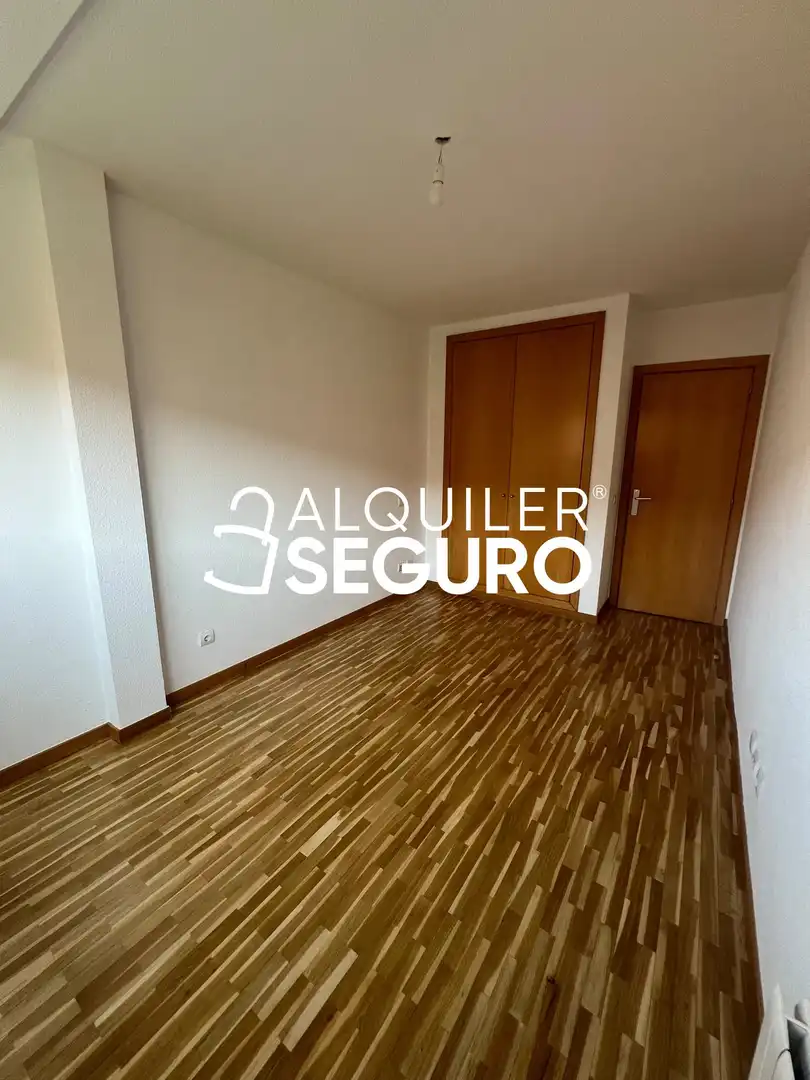 Schlafzimmer von Wohnung zur Miete in Madrid mit Klimaanlage, Heizung und Terrasse