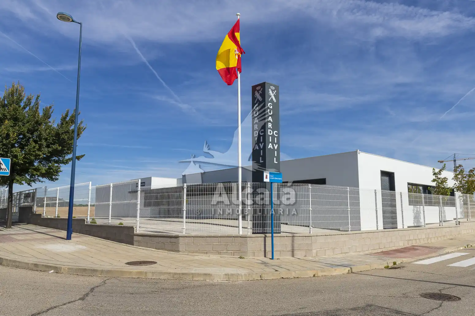Außenansicht von Wohnung zum Verkauf in Villalbilla mit Klimaanlage, Heizung und Terrasse