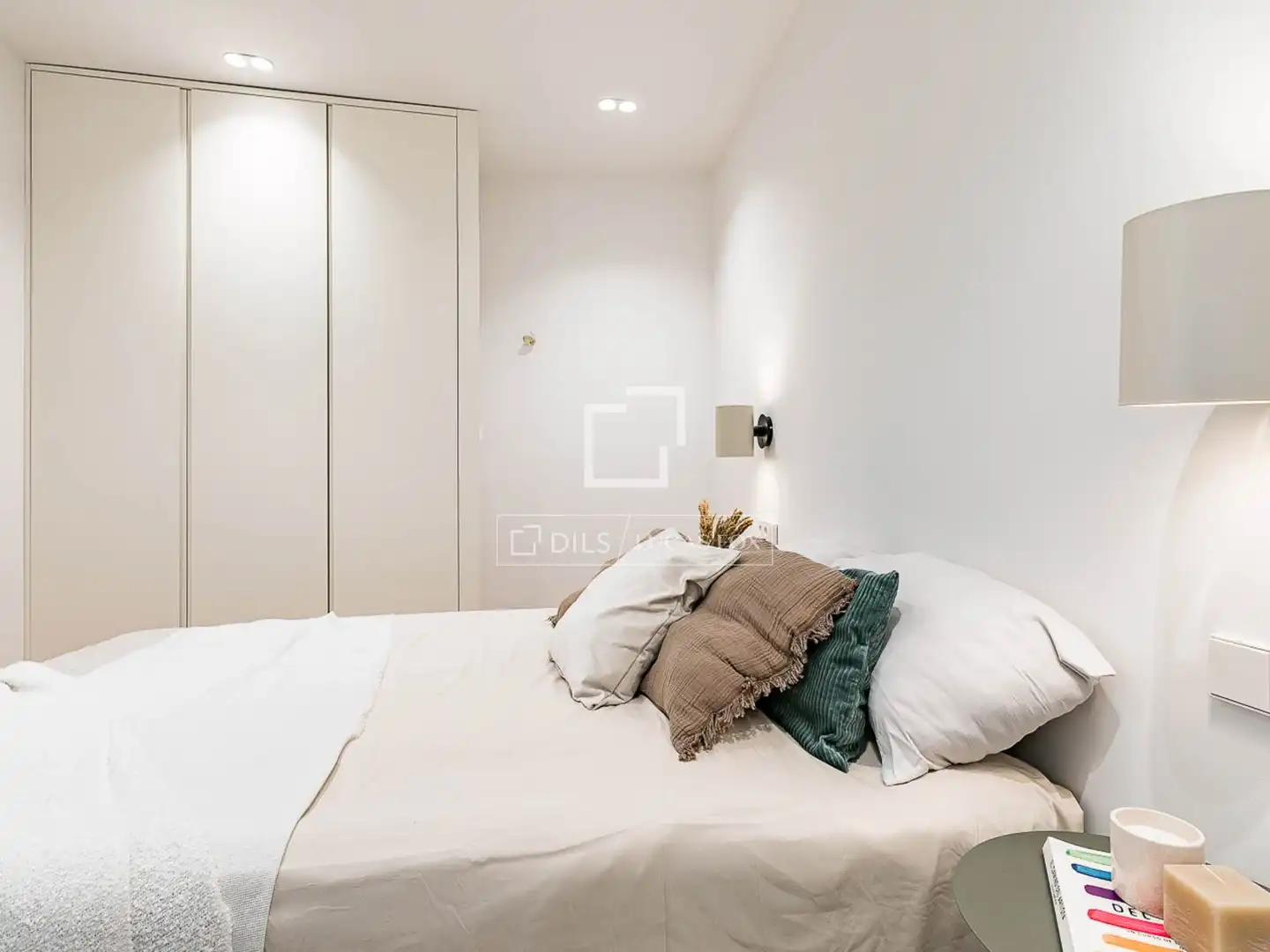 Habitación de Piso en venta en Barcelona con Aire acondicionado, Calefacción y Balcón