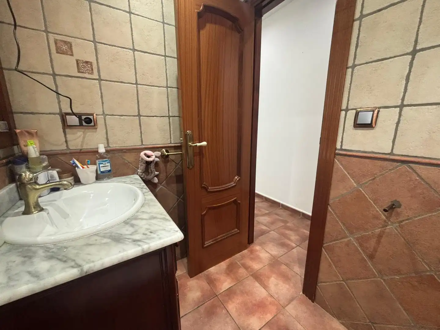 Baño de Casa adosada en venta en Los Montesinos con Aire acondicionado, Terraza y Amueblado