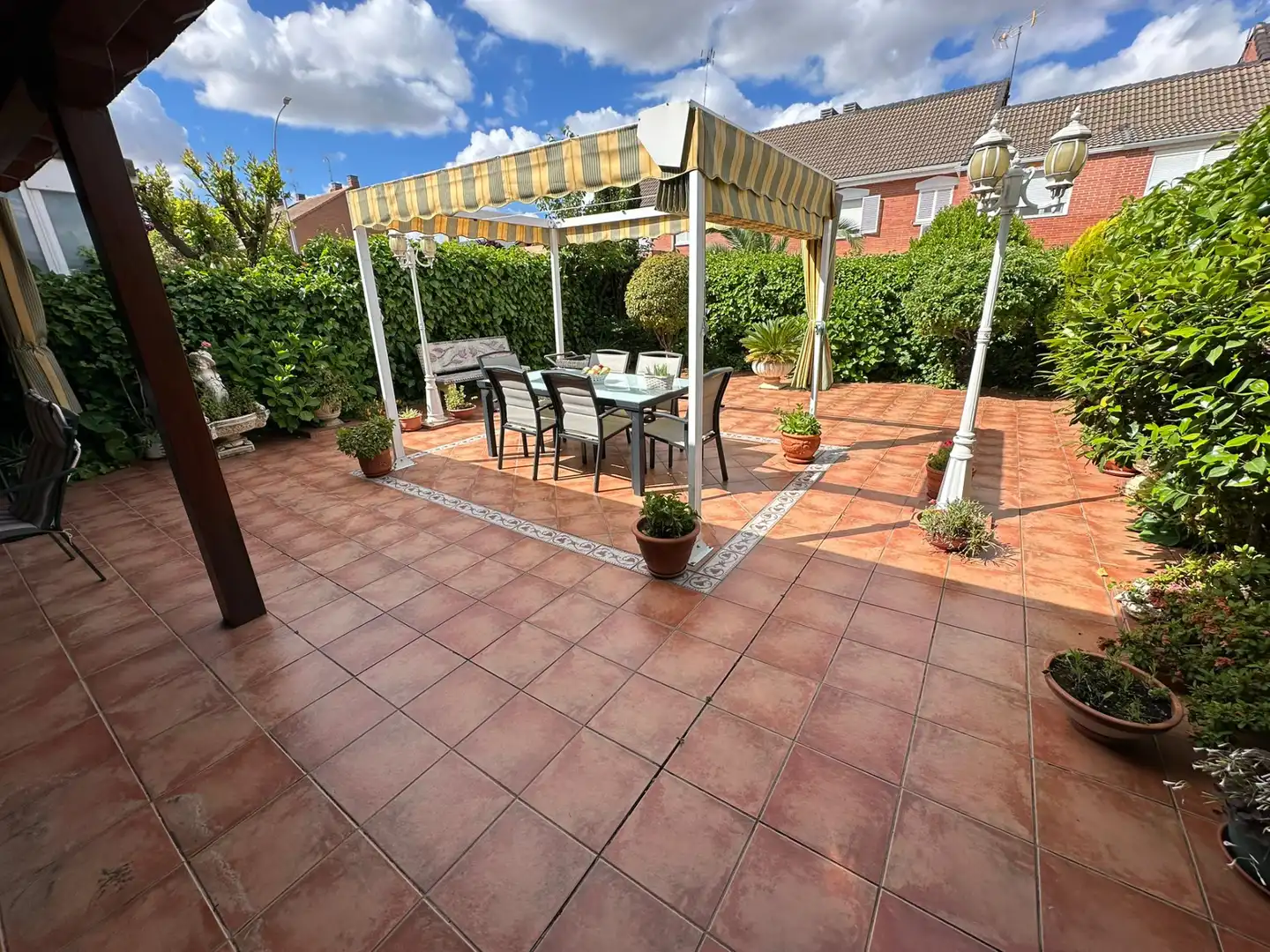 Terrassa de Casa adosada en venda en Parla amb Aire condicionat, Calefacció i Jardí privat