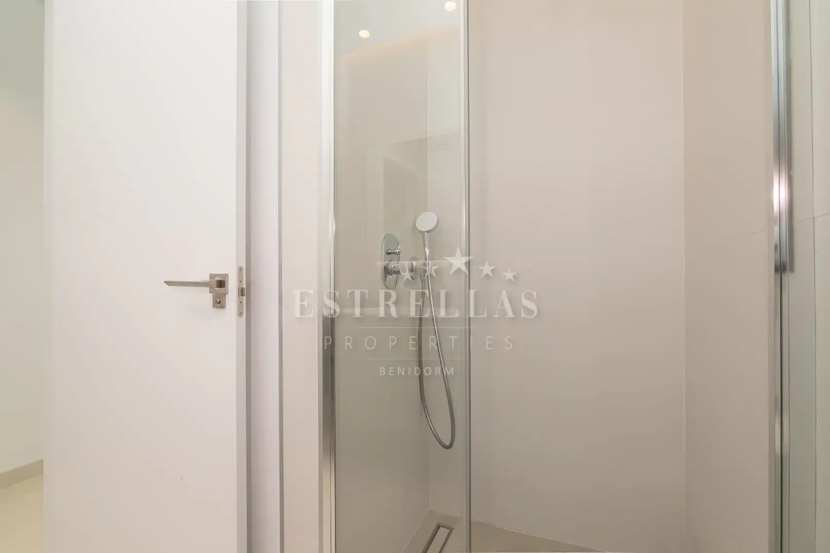 Chalet con piscina en venta en Golf Bahía, imagen 14