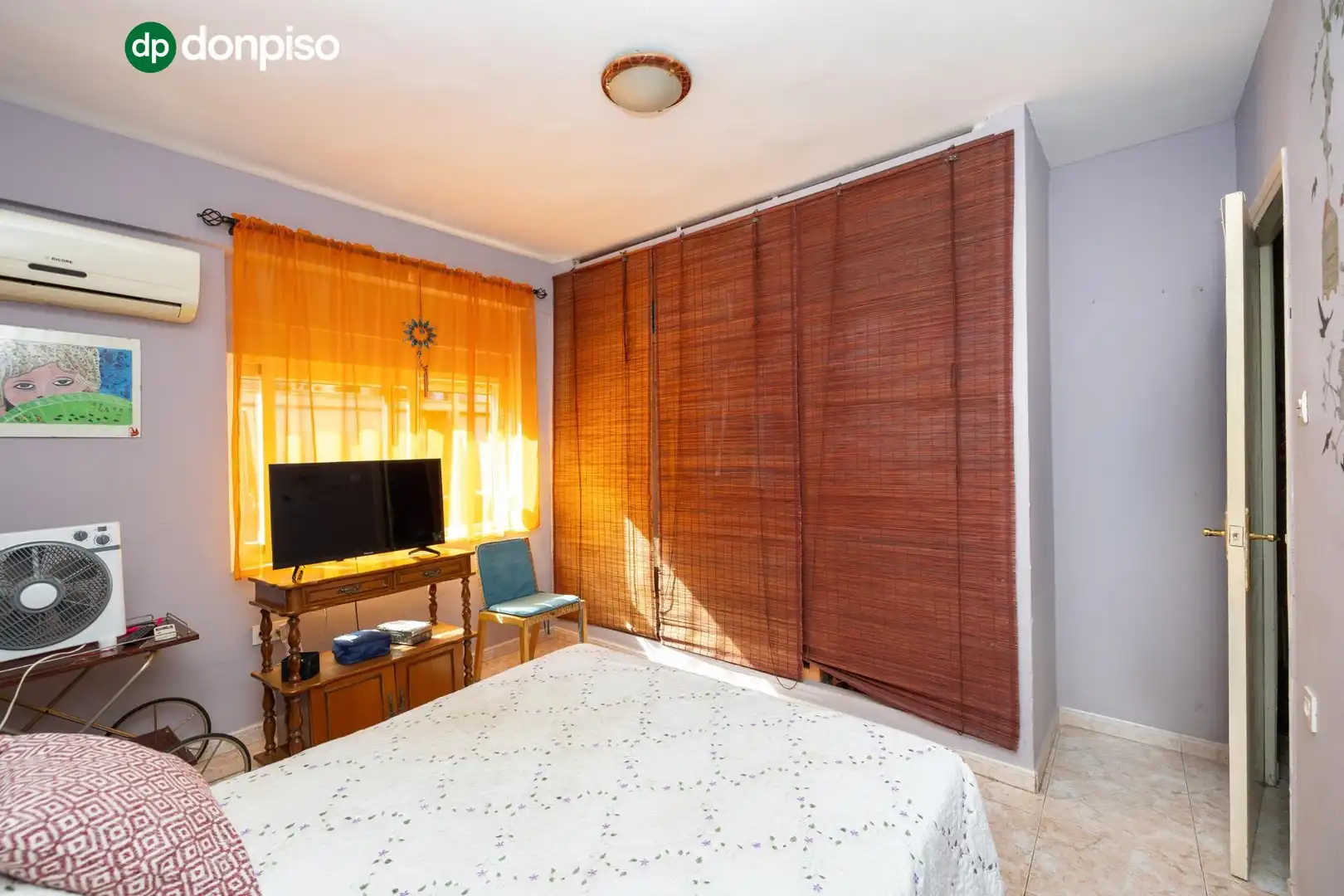 Dormitori de Pis en venda en Granada amb Aire condicionat i Terrassa