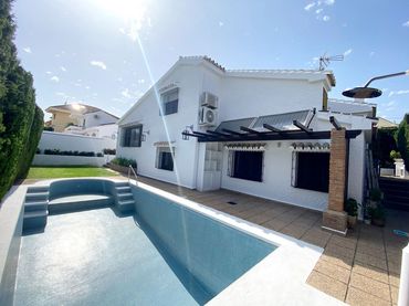 Xalet amb piscina en venda a Castillo Sohail - Myramar