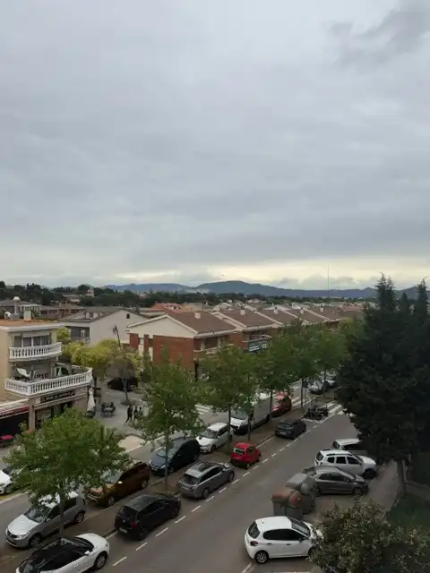 Vista exterior de Piso en venta en Badia del Vallès con Calefacción, Amueblado y Horno