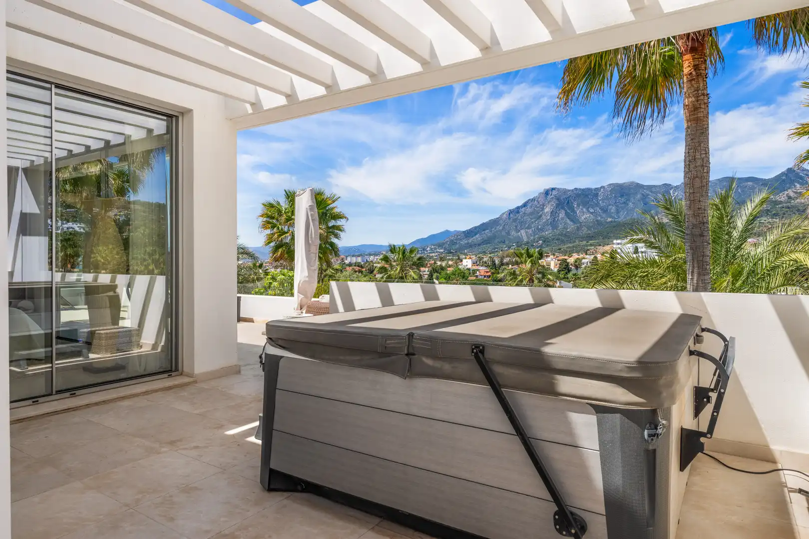 Terraza de Casa o chalet en venta en Marbella con Aire acondicionado, Jardín privado y Terraza