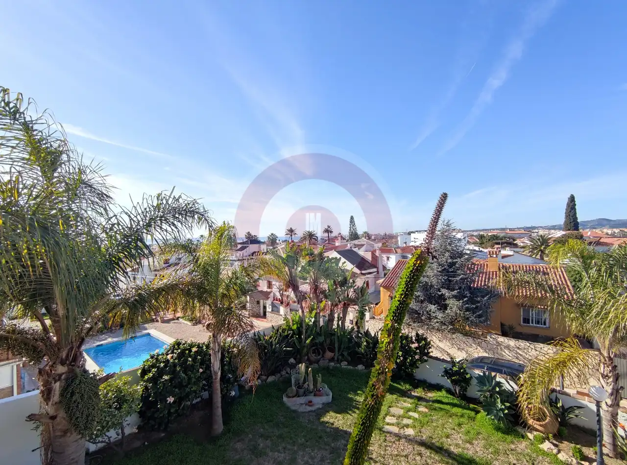 Vista exterior de Casa o chalet en venta en Vélez-Málaga con Aire acondicionado, Jardín privado y Terraza