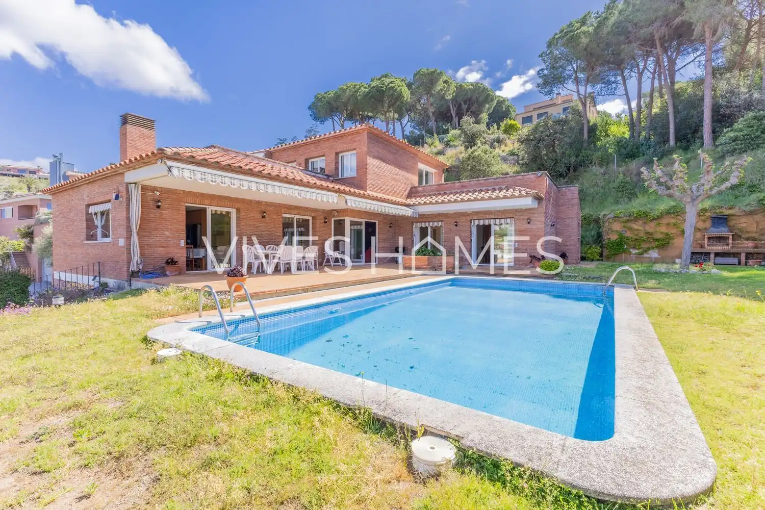 Exterior view of Houses for sale in Caldes d'Estrac  with Air Conditioner, Heating and Private garden